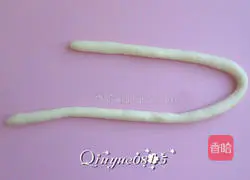 Illustration of how to make grilled sausage steamed buns 3