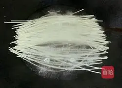 Illustration of how to make fried egg noodles 3