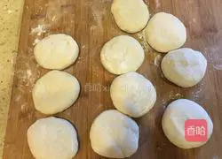 Illustration of how to make beans and meat buns 9