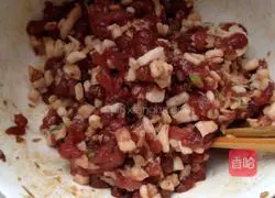 Illustration of how to make eggplant and pork dumplings 2