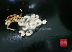 Seafood Fried Rice Recipe Illustration 4