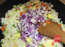 Illustration of how to make Western fried rice 7 