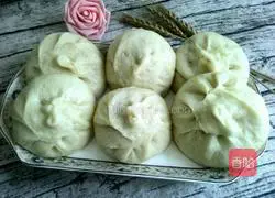 Illustration of how to make pork and eggplant stuffed buns 17