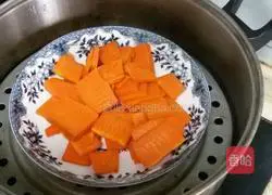 Illustration of how to make pumpkin shell steamed buns 3