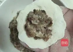 Illustration of how to make mutton and mushroom stuffed buns 14