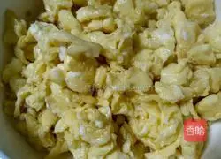 Illustration of how to make white radish dumpling stuffing 10