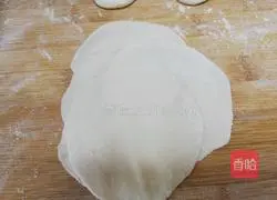 Illustration of how to make vegetarian dumplings with cucumber filling 15