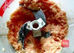 Illustration of how to make fresh meat wontons 1 