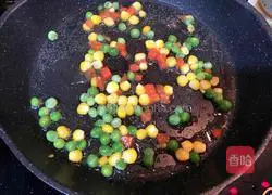 Illustration of how to make three-color quinoa fried rice 3