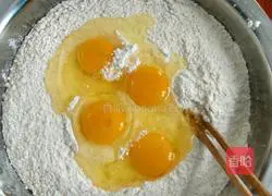 Illustration of how to make Chinese Valentine's Day cakes 4