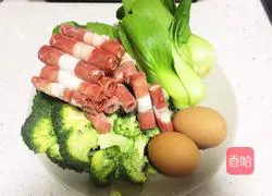 Illustration of how to make vegetable and meat braised rice 2