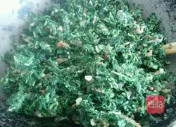 Illustration of how to make wild vegetable dumplings 3