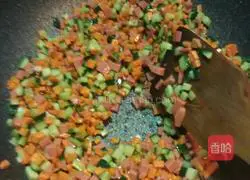 Illustration of how to make egg fried rice 4