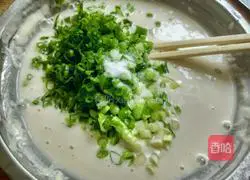 Illustration of how to make green onion pancakes 3