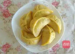 Two mixed with bread...Illustration of how to make leek, egg and shrimp skin filling 17