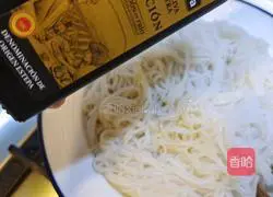 Illustration of how to make beef brisket with rice noodles 7