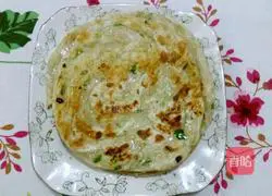 Illustration of how to make scallion pancakes 6