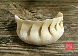 Illustration of how to wrap crescent-shaped dumplings 15