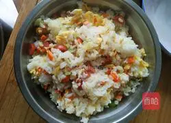 Illustration of how to make egg fried rice 6