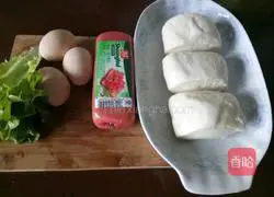 Illustration of how to make fried steamed buns 1