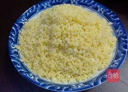 Illustration of how to make pearl rice fried rice 1