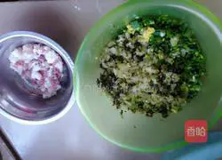 Illustration of how to make pork and pickled cabbage cake 4