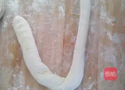 Illustration of how to make cabbage and egg vegetarian dumplings 6