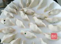 Illustration of how to make leek and egg dumplings 5