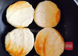Illustration of how to make cornmeal pancakes 2