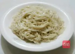 Illustration of how to make soybean paste noodles 4