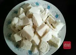 Illustration of how to make barbecue flavored steamed buns 2