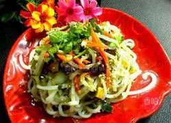 Illustration of how to make preserved egg assorted cold noodles 14