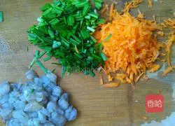 Illustration of how to make Carrot, Leek and Shrimp Cake 1