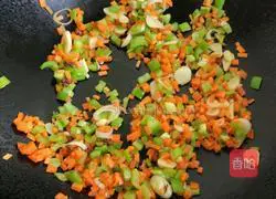 Illustration of how to make fried rice with fancy eggs 6