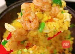 Illustration of how to make egg fried rice 3