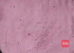 Illustration of how to make purple sweet potato, white sugar, peanut and red date buns 5