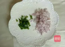 Illustration of how to make onion and egg fried rice 2