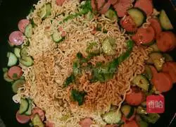 Illustration of how to make fried instant noodles 6