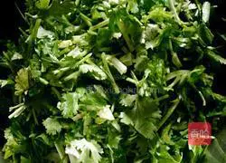 Illustration of how to make coriander noodles 2