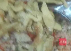 Illustration of how to make tomato and green pepper fried rice 7