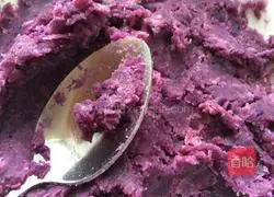 Illustration of how to make purple sweet potato blossom steamed buns 3