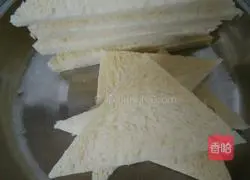 Illustration of how to make tomato, egg and ham sandwich 2