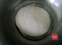 Illustration of how to make multi-layered flatbread 3