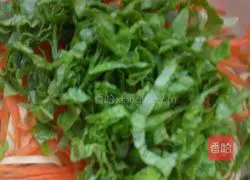 Illustration of how to make leftover steamed buns in spring 5