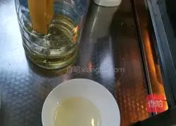 Illustration of how to make carrot and egg pancakes 8