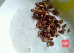 Illustration of how to make red date cake 3