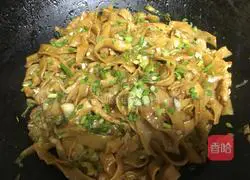 Illustration of how to make cabbage fried noodles 17
