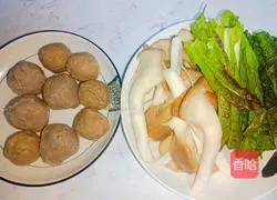 Beef Illustration of how to make Marubiji mushroom rice noodles 1