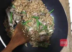 Illustration of how to make crispy fried rice 9