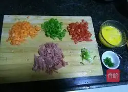 Illustration of three-color egg fried rice 3